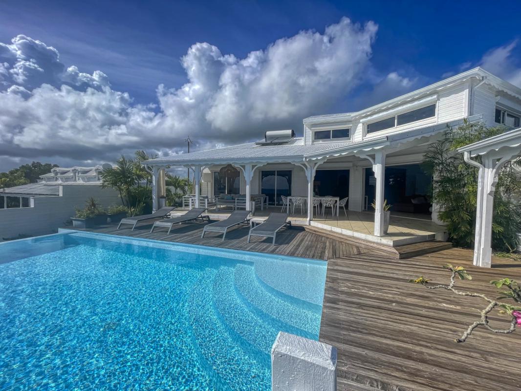 5.Location villa piscine vue mer Ste Anne Guadeloupe_Ensemble